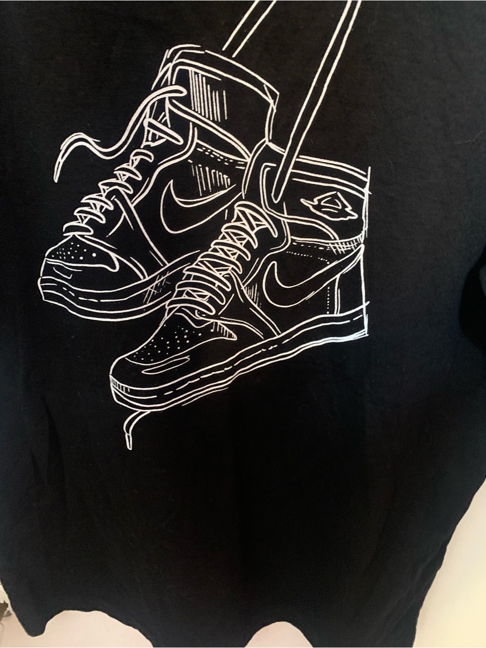 Nike Black Tee with White Line Art Graphic - Picture 3 of 3